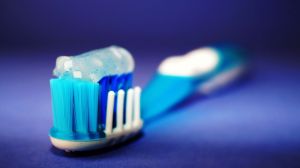 Ártalmas lehet a népszerű szenes fogkrém