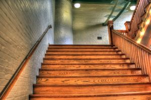 A társasházban élés és a lépcsőzés legnagyobb előnye a nők számára