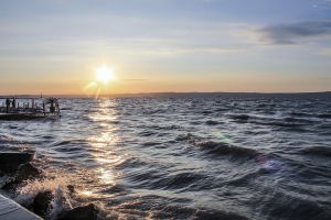 Ingatlan.com: élénk a kereslet a tóparti nyaralók iránt